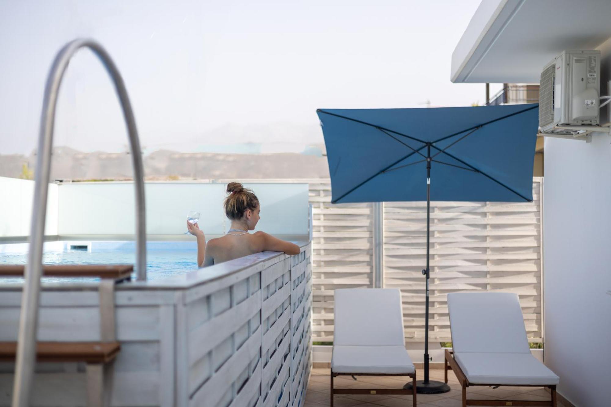 With Heated Rooftop Pool Apartament Chania (Crete)